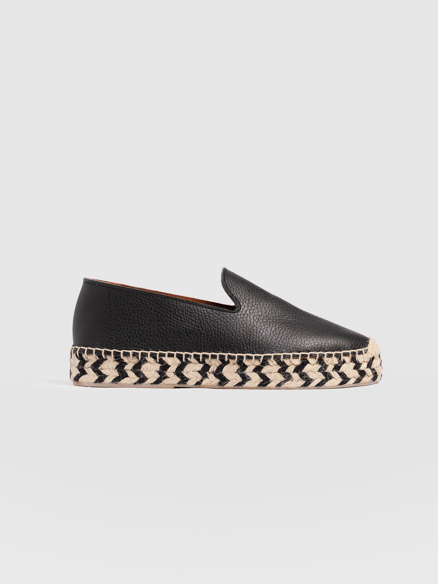 Hampton Espadrilles - Black Leather - Women's Shoes | Saint + Sofia® EU
